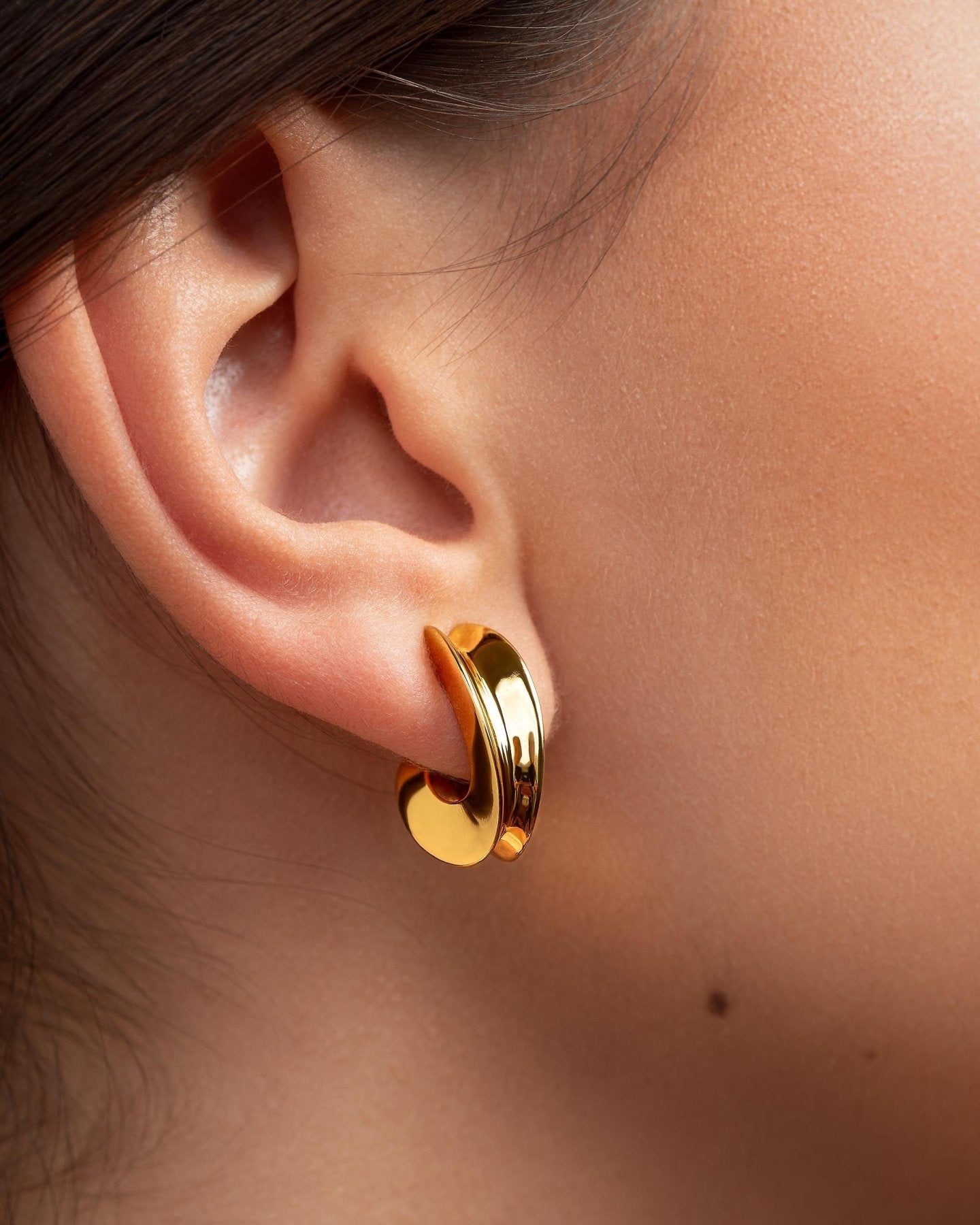 Arne Gold Oval Hoop Earrings - ALLbold hoop earringsLunai Jewelry