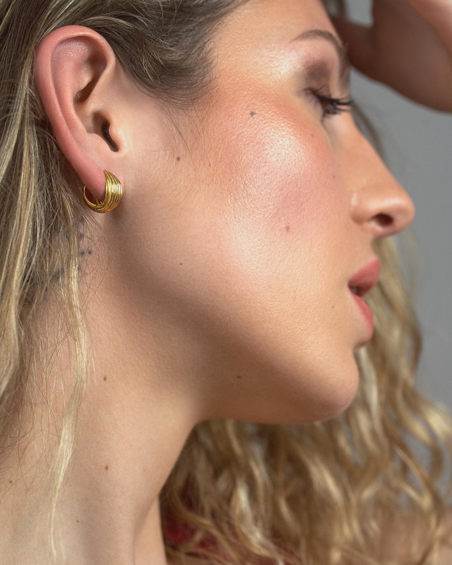 Blua Oval Hoop Earrings - Matte SilverALLchunky hoop earringsLunai Jewelry