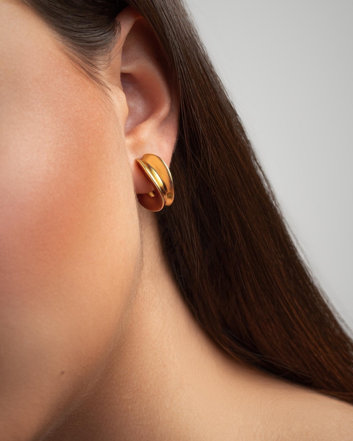 Crésida Sculptural Hoop Studs - Sterling SilverALLBackUpItemsLunai Jewelry