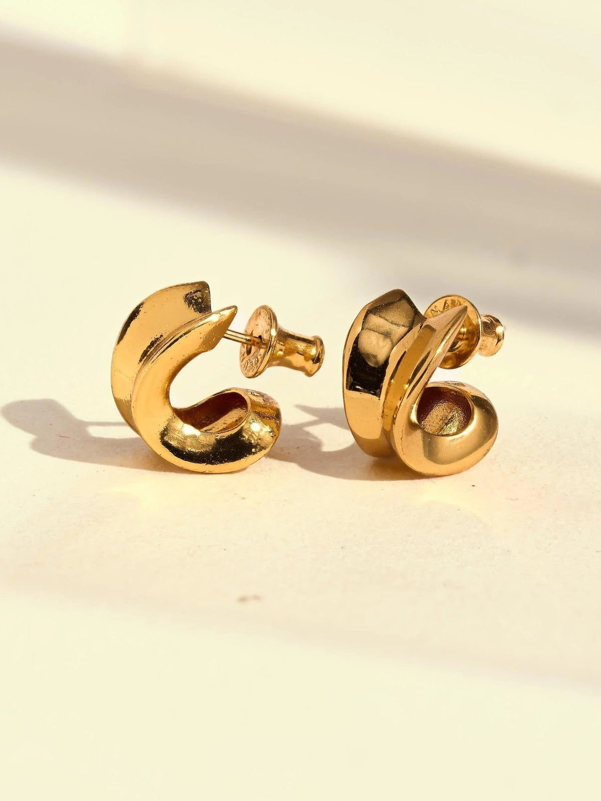 Tais Small Hoops - SilverALLBackUpItemsLunai Jewelry