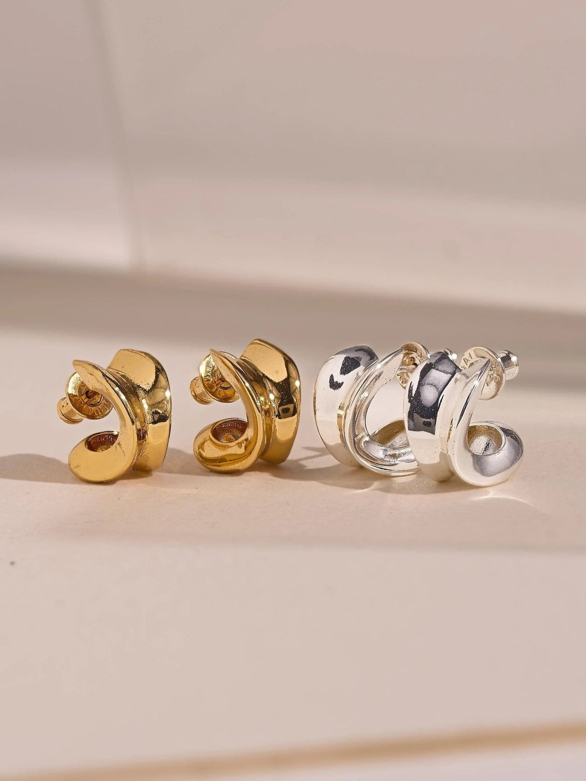 Tais Small Hoops - SilverALLBackUpItemsLunai Jewelry