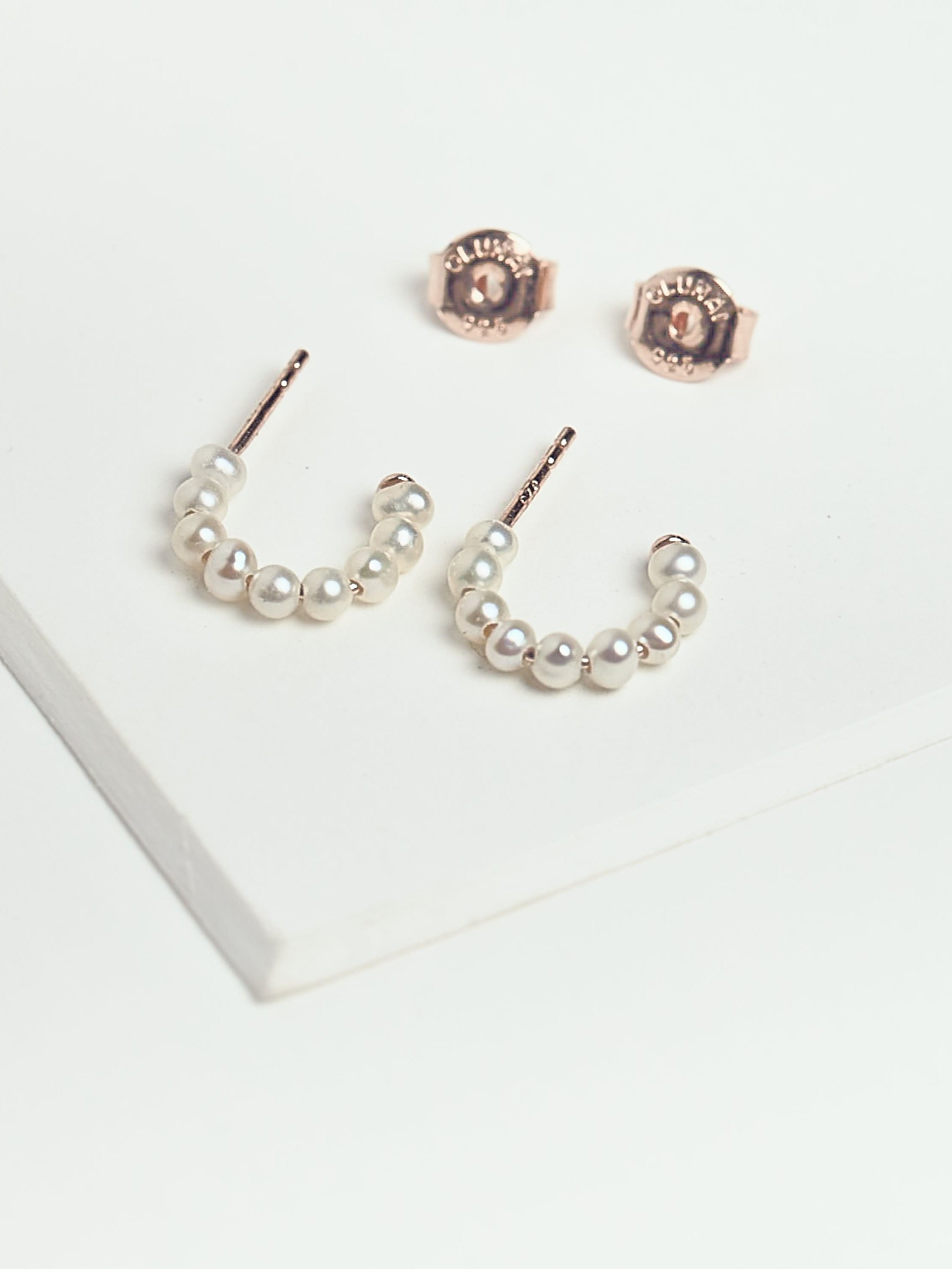 Blanca elegant small pearl hoop earrings – rose gold plated with lustrous pearl detail