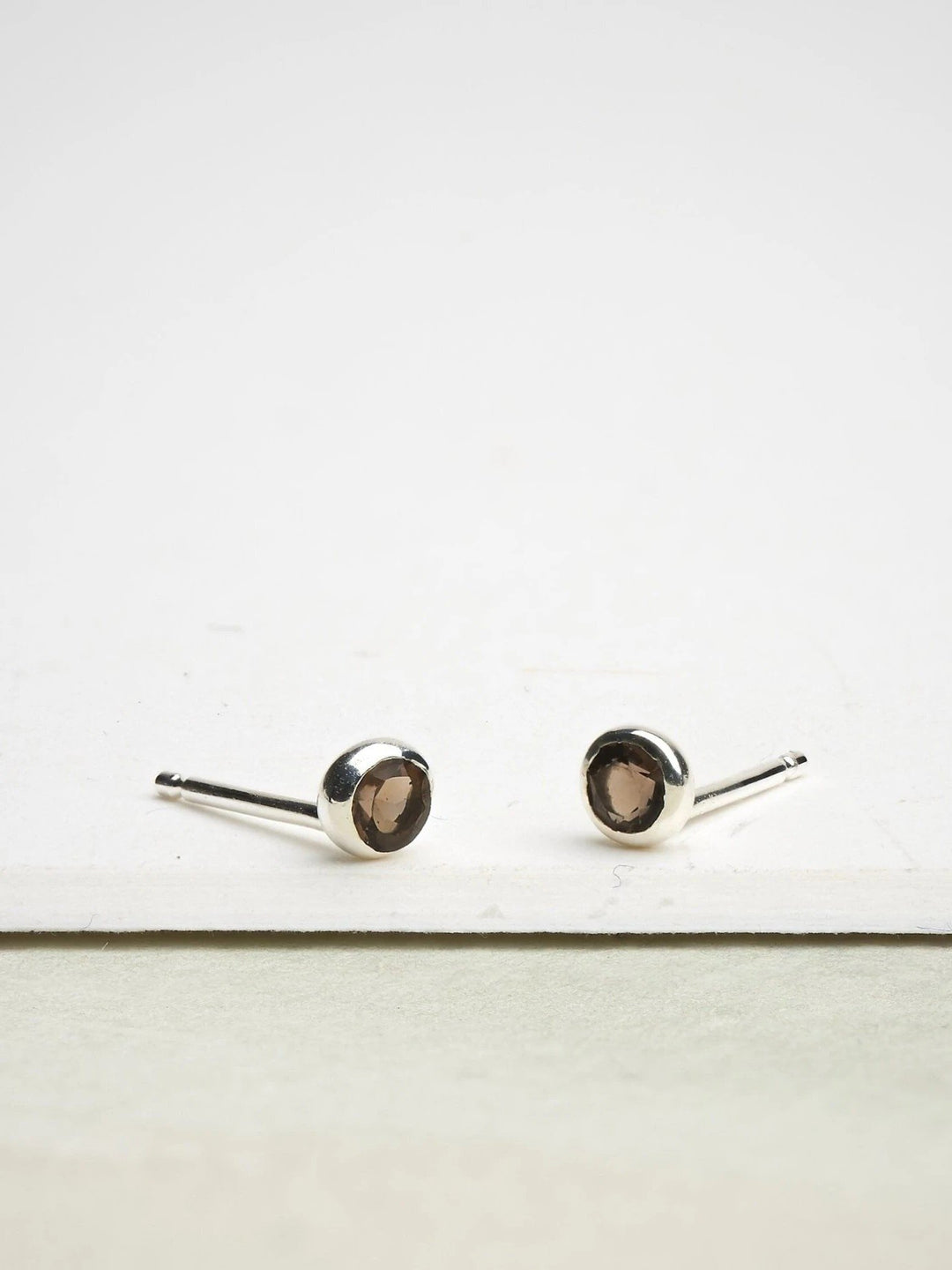 Jolanta Stud Earrings - 24K Gold Plated2mmBackUpItemsBest Stud EarringsLunai Jewelry