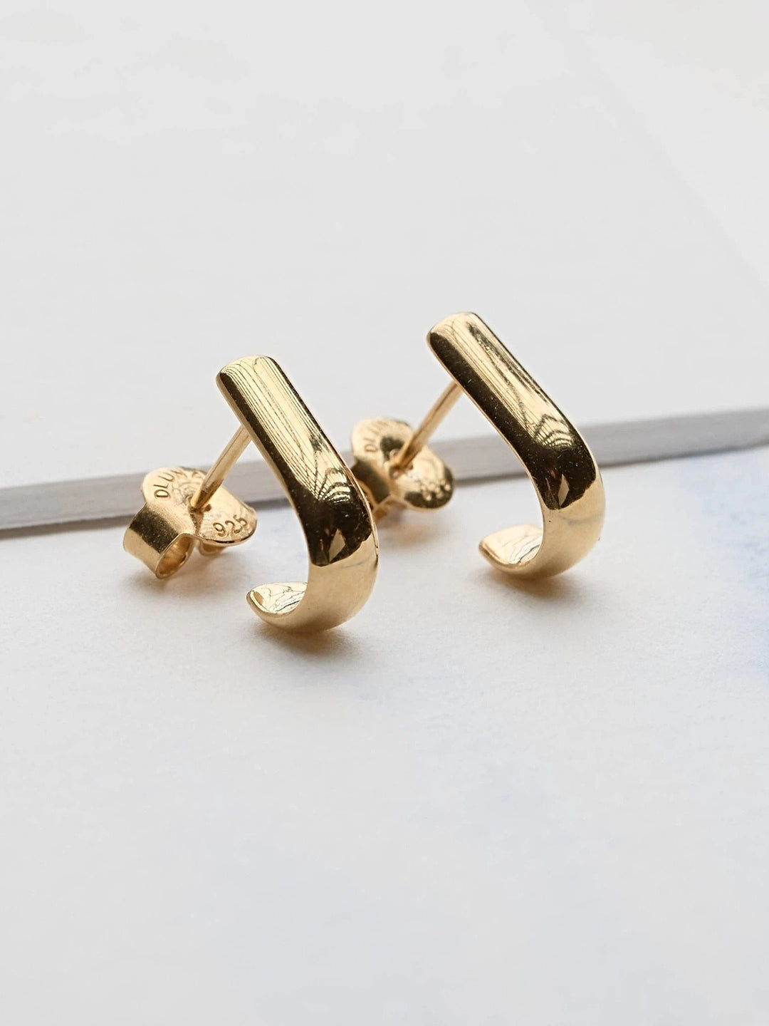Olivera Stud Earrings - 24K Gold PlatedBackUpItemsBar Stud EarringsLunai Jewelry