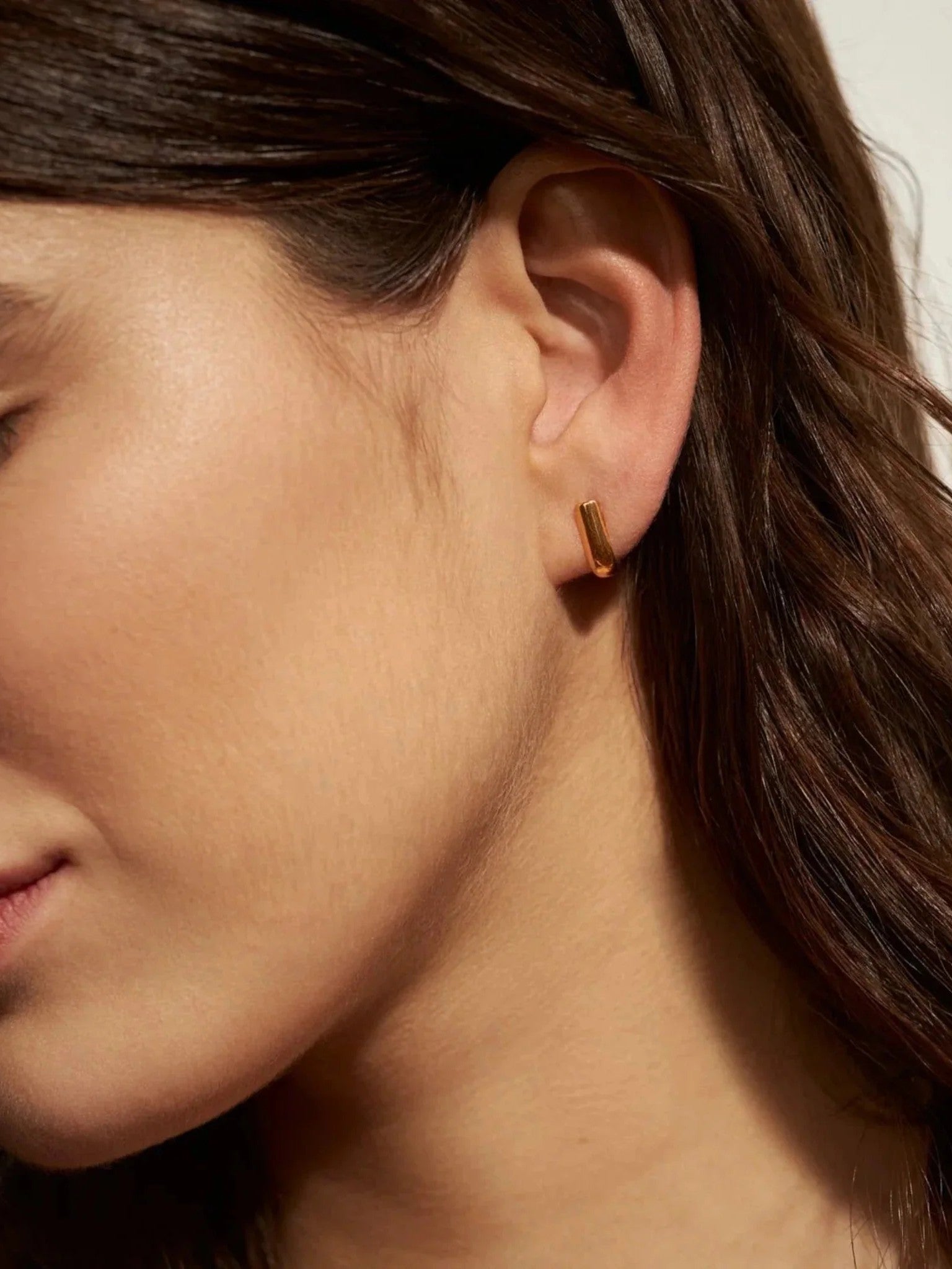 Olivera Stud Earrings - 24K Gold PlatedBackUpItemsBar Stud EarringsLunai Jewelry