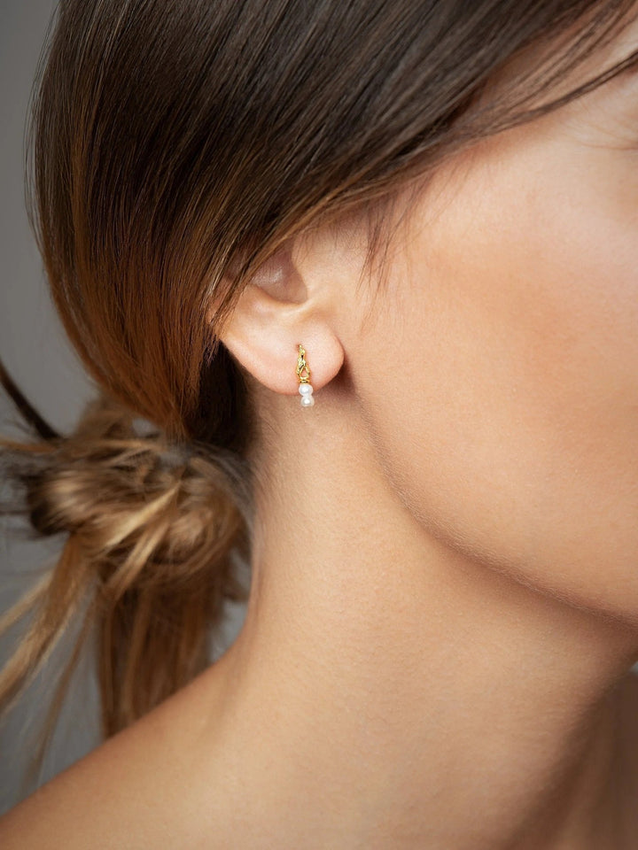 Volanta Pearl Stud Earrings - Bridal EarringsBridesmaid GiftLunai Jewelry