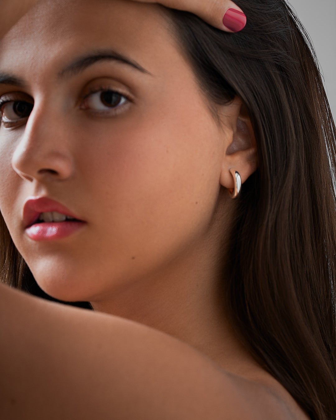 Best Front-to-Back Hoop Earrings for Everyday Wear - Lunai Jewelry