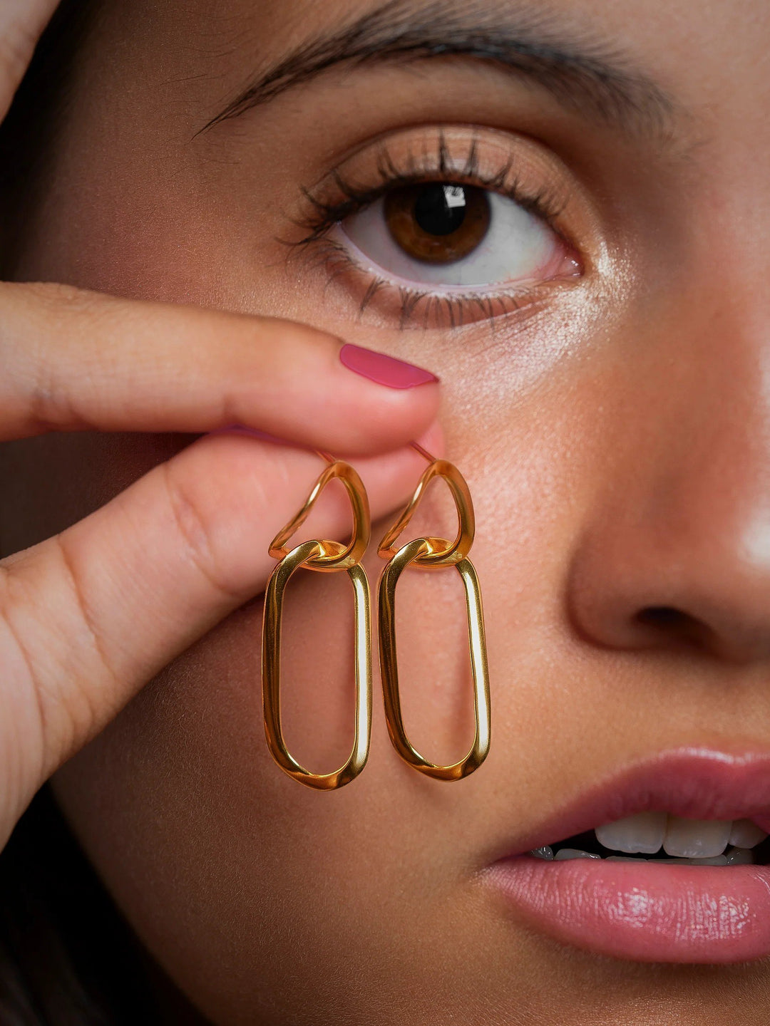 Vermilia Gold Link Earrings