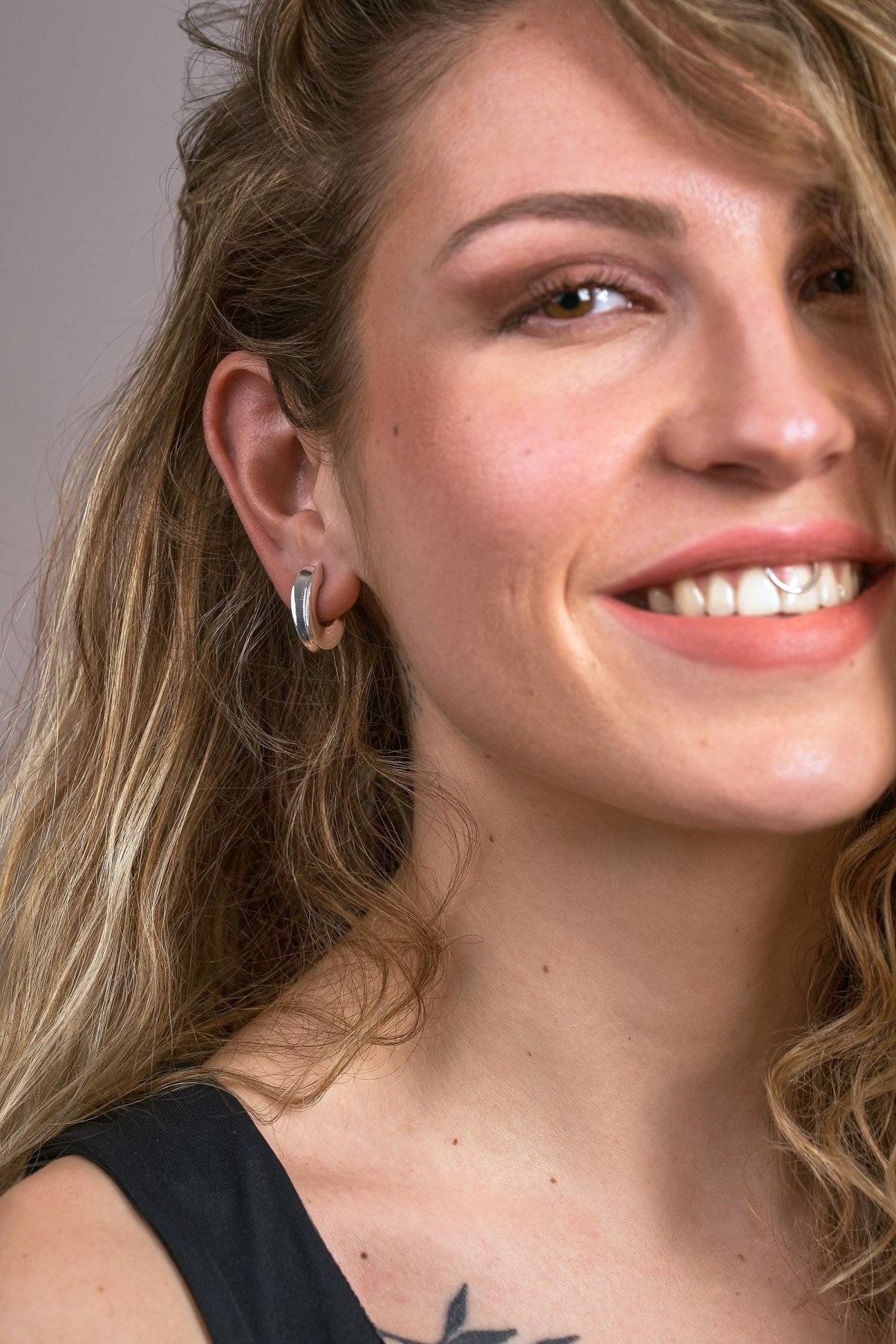 Arne Oval Hoop Earrings - ALLbold hoop earringsLunai Jewelry