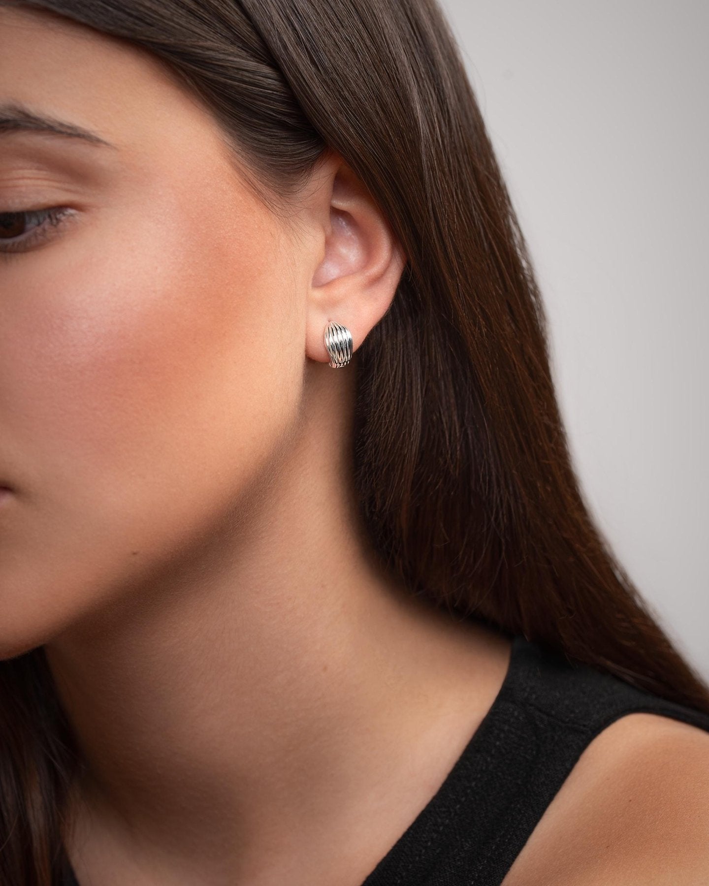 Blua Oval Hoop Earrings - Matte SilverALLchunky hoop earringsLunai Jewelry