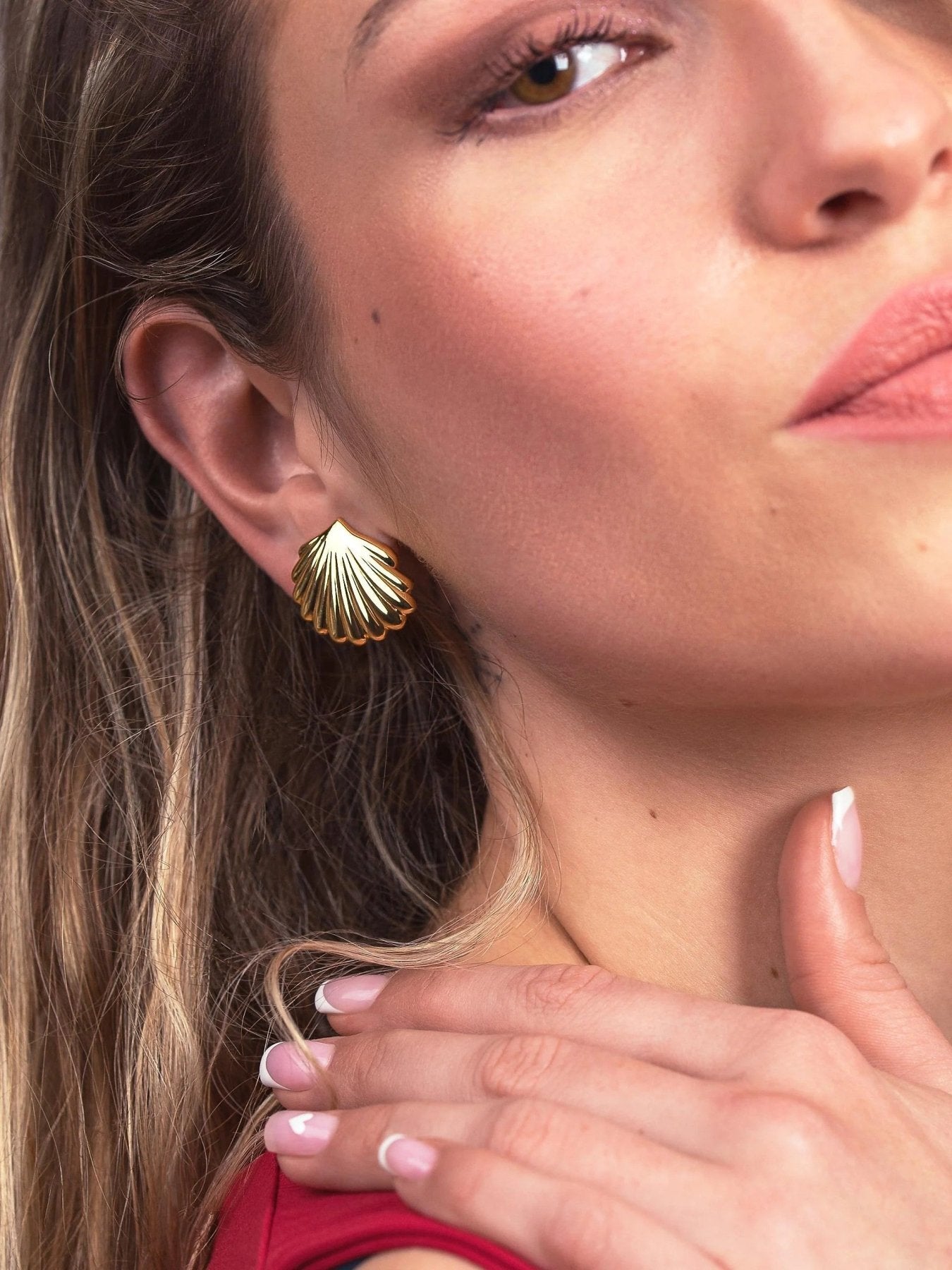 Venus Gold Shell Studs - 24k Gold PlatedALLBackUpItemsLunai Jewelry