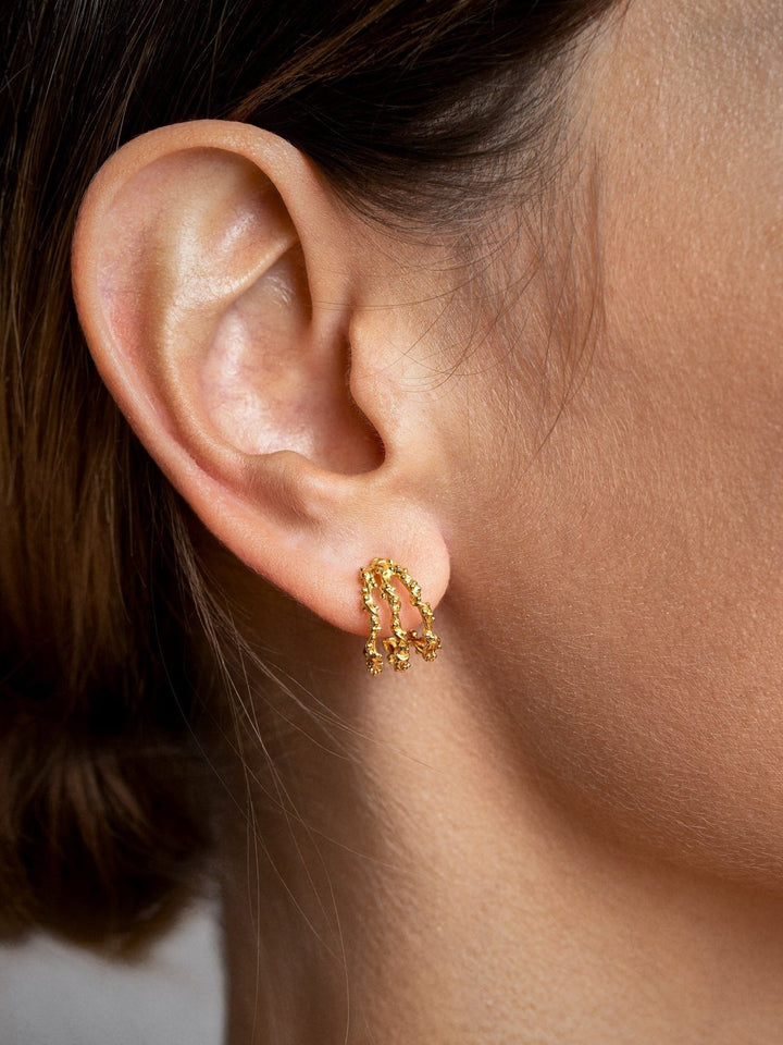 Emyl Gold Hoop Earrings - Single24K Gold PlatedChunky hoop EarringsCircle EarringsLunai Jewelry