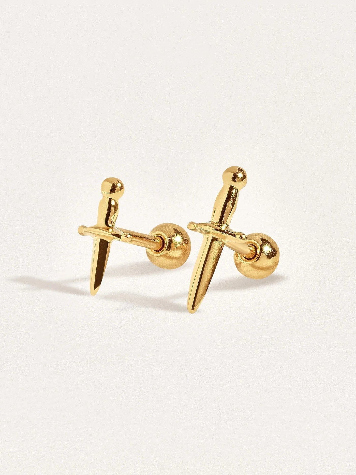 Helix Dagger Cartilage Piercing - 824K Gold Vermeilcartilage piercingcartilague earringsLunai Jewelry