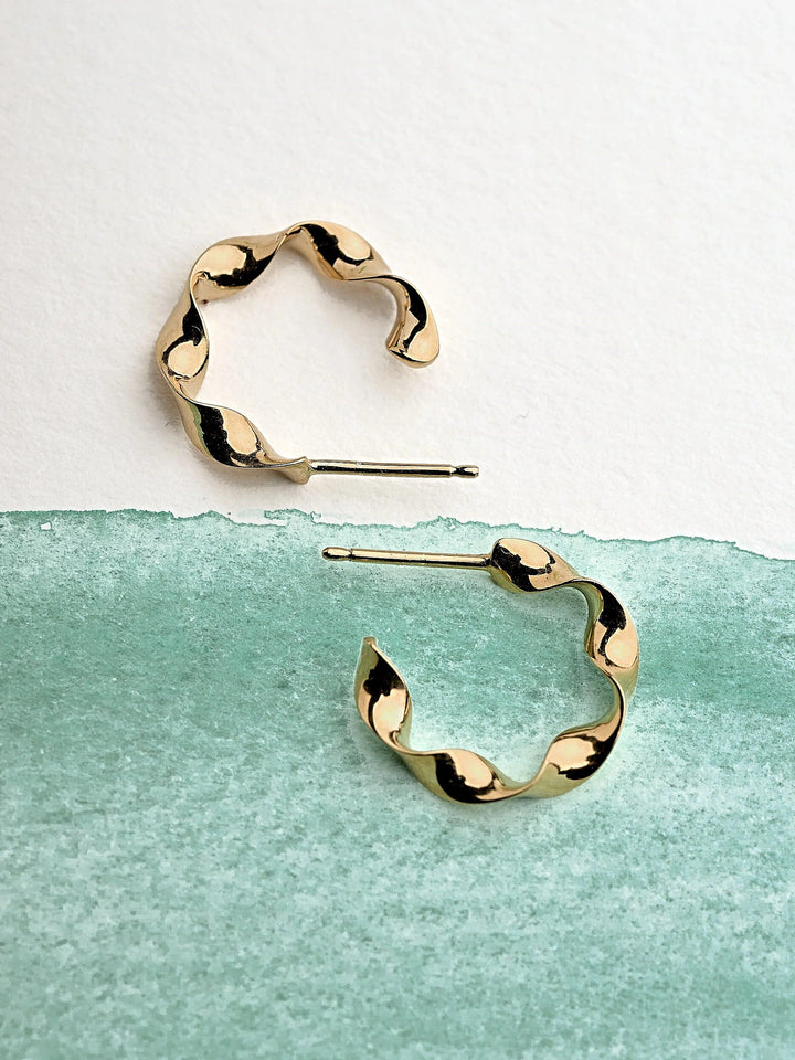 Suegue Dainty Huggie Hoop Earrings - 24K Gold PlatedankorBackUpItemsLunai Jewelry