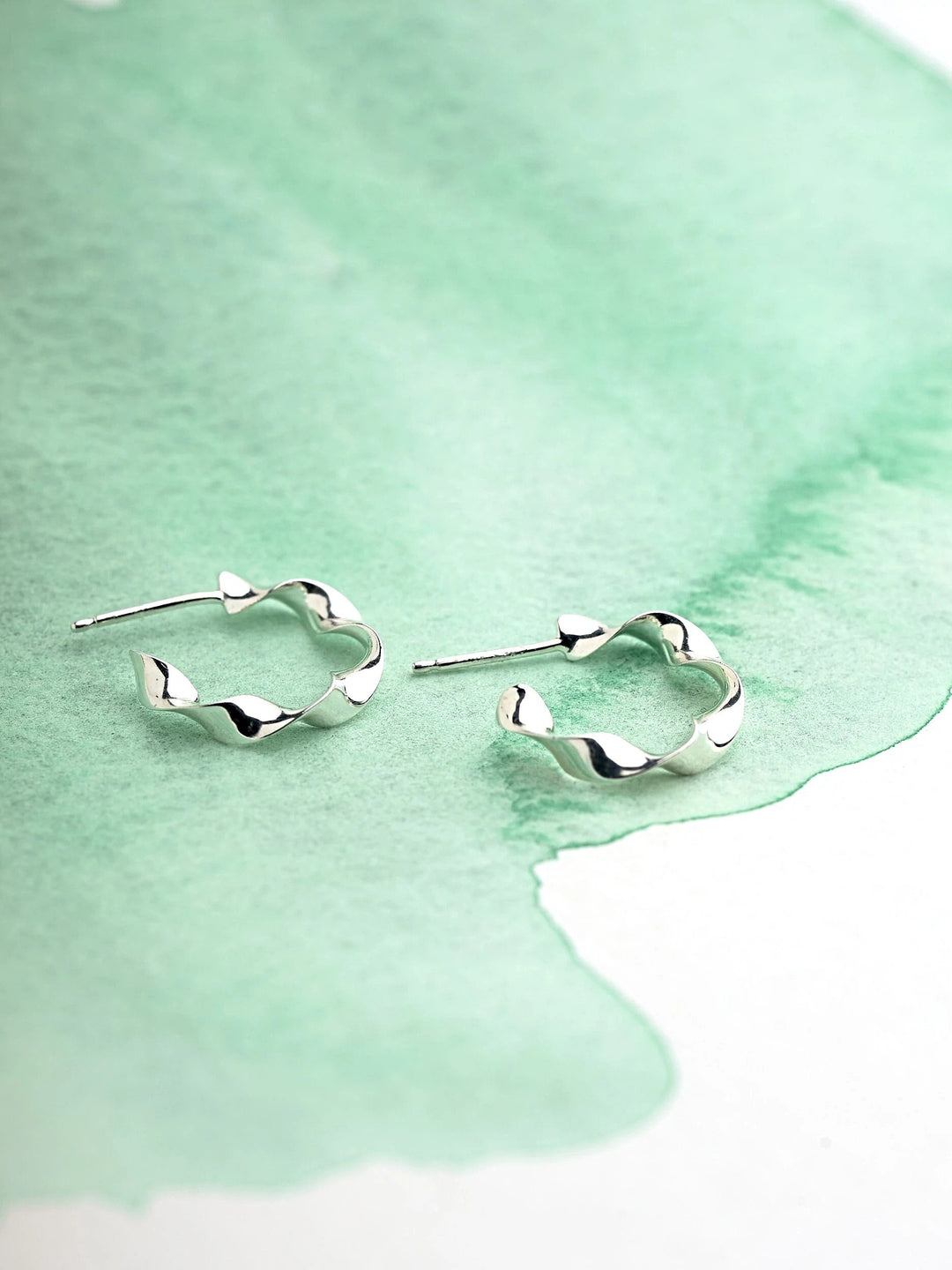 Suegue Dainty Huggie Hoop Earrings - 925 Sterling SilverankorBackUpItemsLunai Jewelry