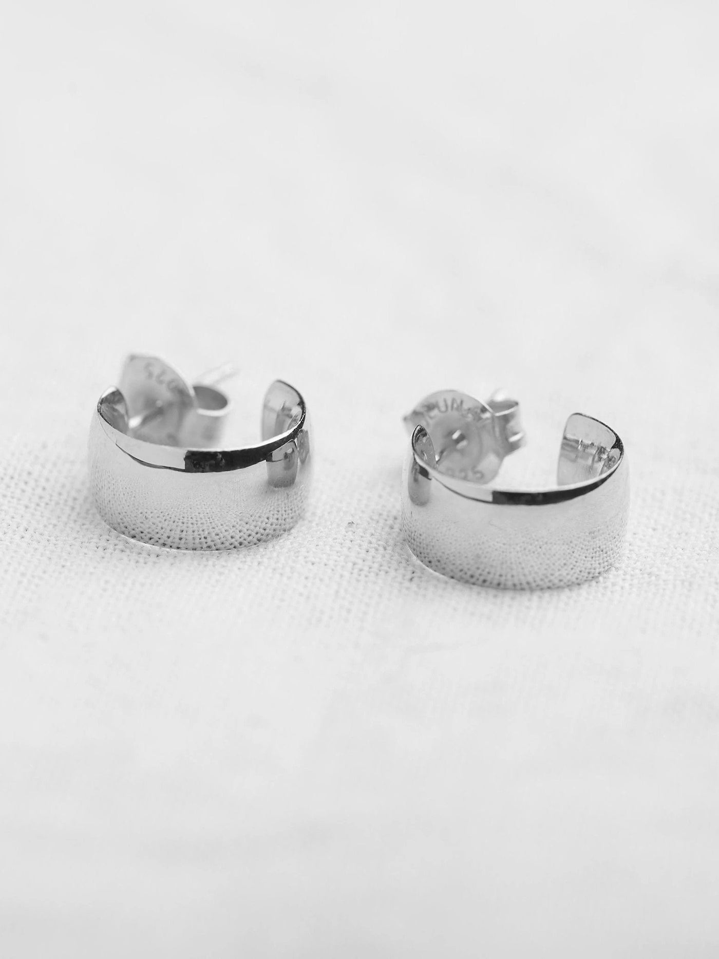 Lia Dainty Hoop Earrings - 925 Sterling SilverBackUpItemsBest Tiny HoopsLunai Jewelry