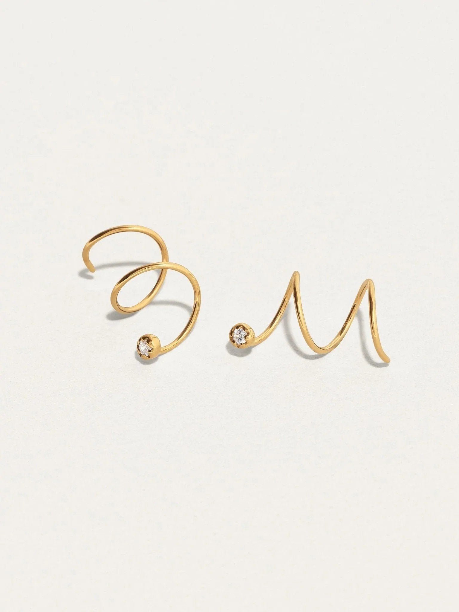【送料&関税込】Alaia Thin Spiral Earrings ALAÏA GOLD SPIRAL HOOP EARRINGS |ALAÏA US