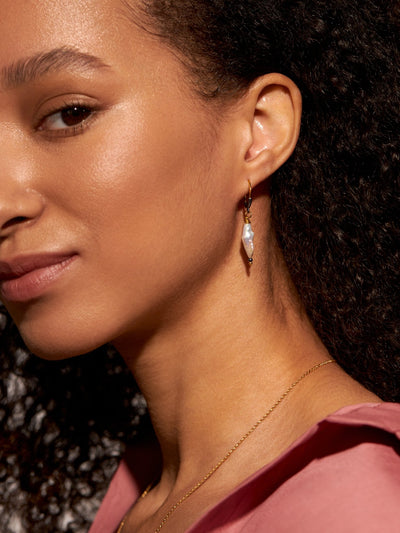 Nadi Large Pearl Charm Huggie Earrings - 14K Gold Filled OxidePairankorBrooklyn Jewelry TrendsLunai Jewelry