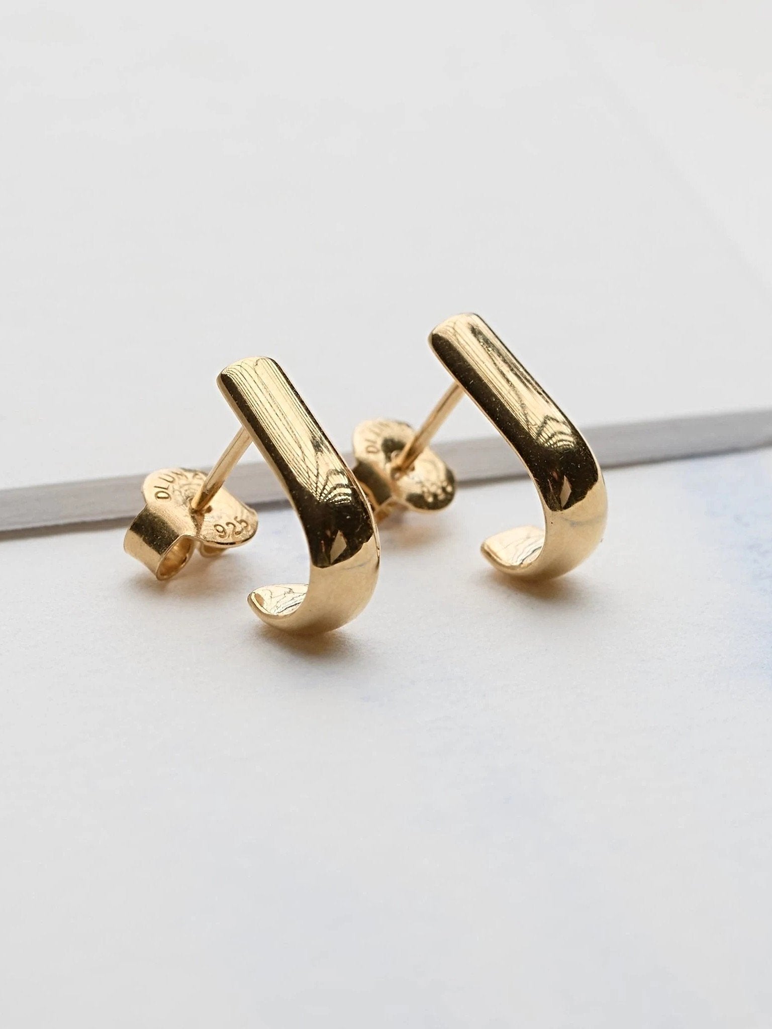 Olivera Stud Earrings - 24K Gold PlatedBackUpItemsBar Stud EarringsLunai Jewelry