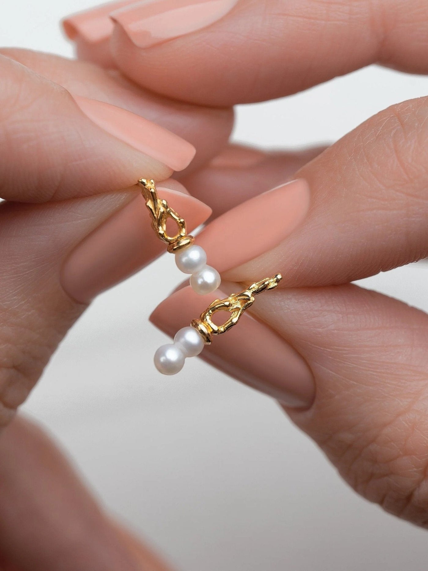 Volanta Pearl Stud Earrings - Bridal EarringsBridesmaid GiftLunai Jewelry