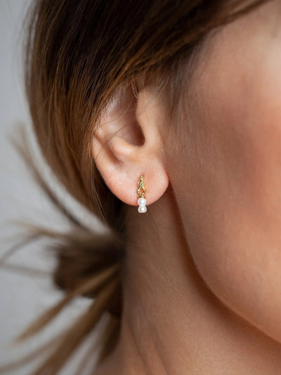 Volanta Pearl Stud Earrings - Bridal EarringsBridesmaid GiftLunai Jewelry