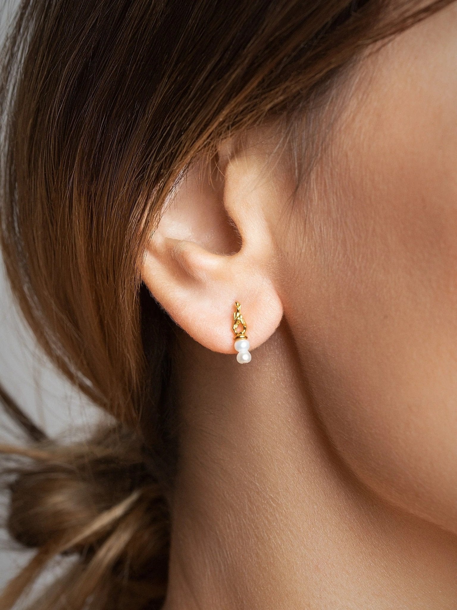 Volanta Pearl Stud Earrings - Bridal EarringsBridesmaid GiftLunai Jewelry