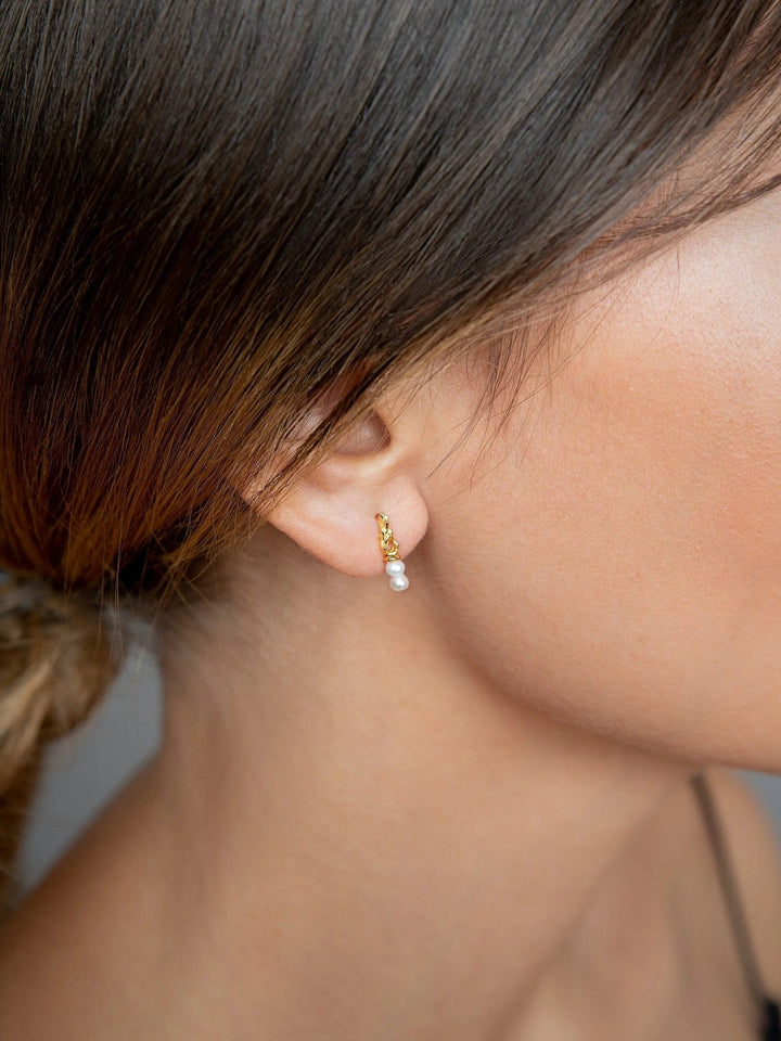 Volanta Pearl Stud Earrings - Bridal EarringsBridesmaid GiftLunai Jewelry